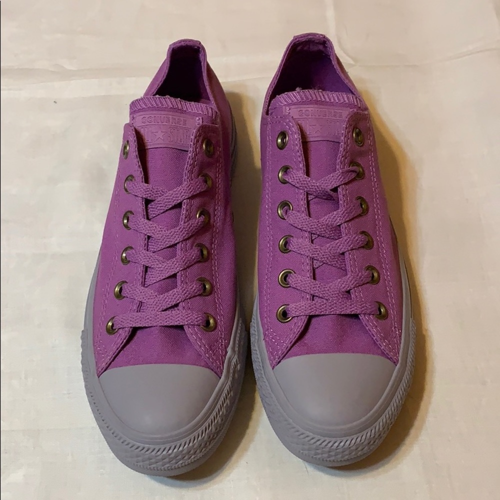 Women’s Dark Orchid Converse All Star Oxfords Sz10
